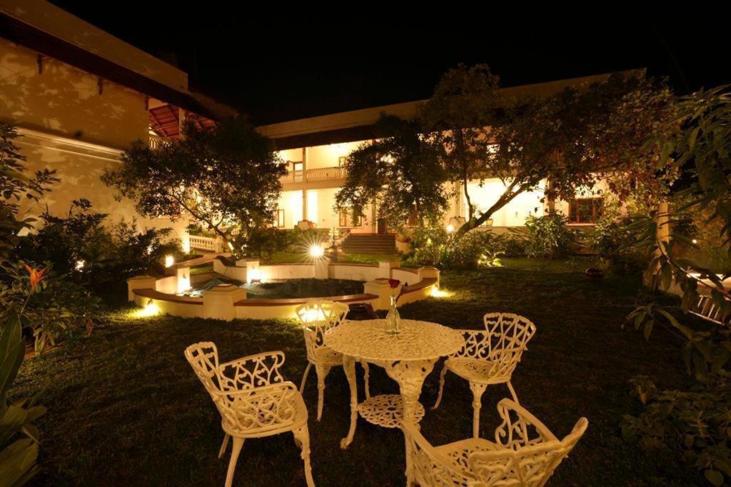 Marari Beach Bungalow Resort Alleppey Mararikulam Buitenkant foto