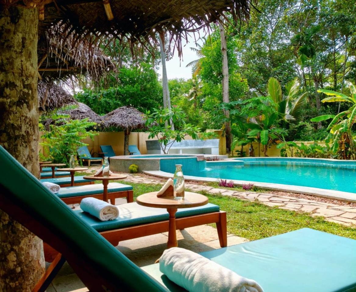 Marari Beach Bungalow Resort Alleppey Mararikulam Buitenkant foto