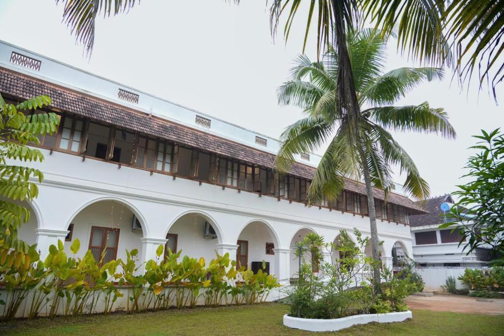 Marari Beach Bungalow Resort Alleppey Mararikulam Buitenkant foto
