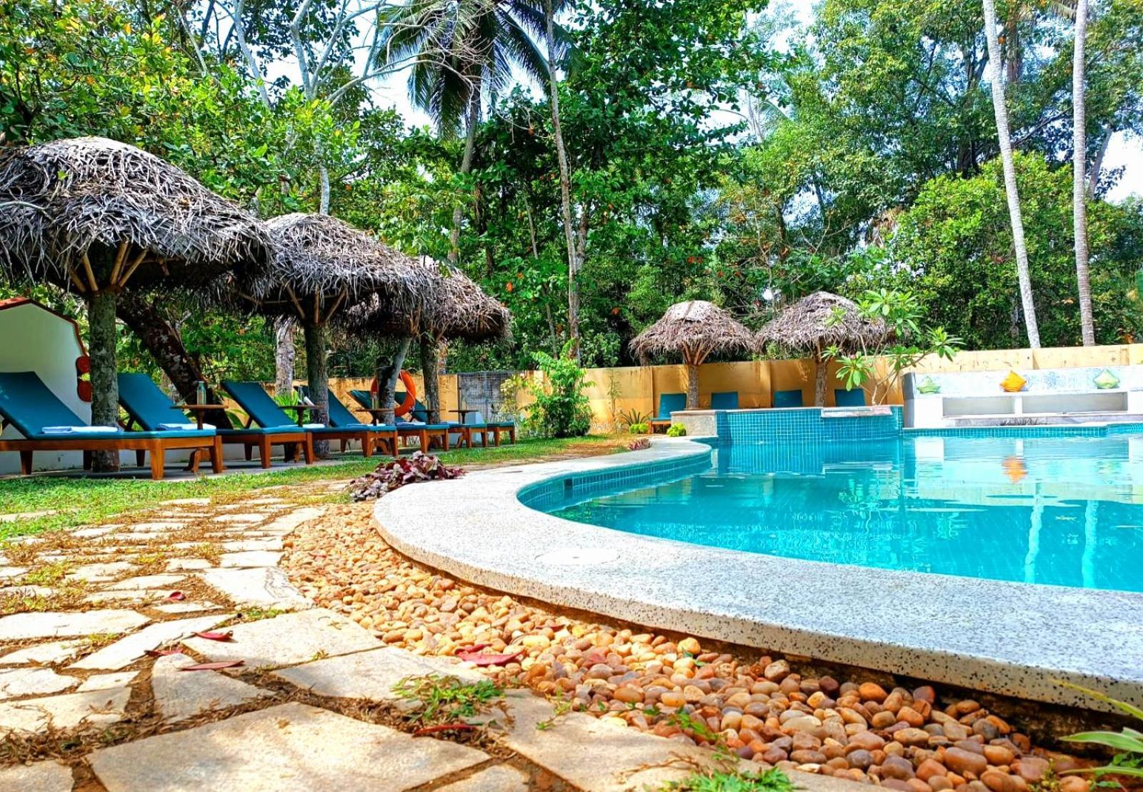 Marari Beach Bungalow Resort Alleppey Mararikulam Buitenkant foto
